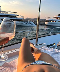 Слитые фотки онлифанс модели Глории Сол